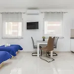 Lovely In With Wifi Apartment