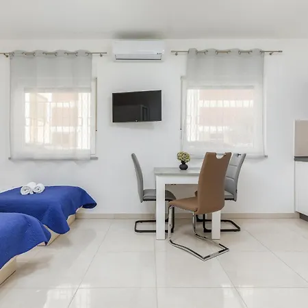 In With Wifi Apartment