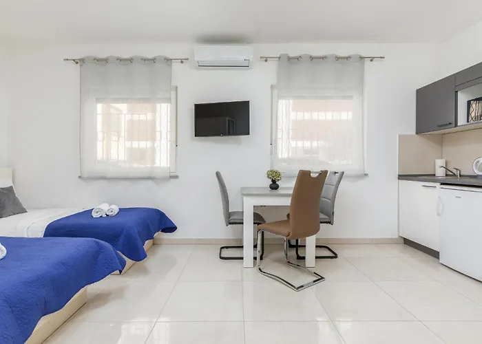 In With Wifi Apartment